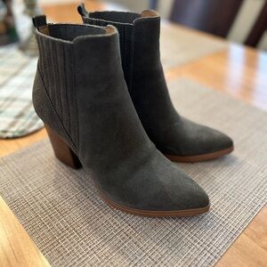 Elegant Black Ankle Boots